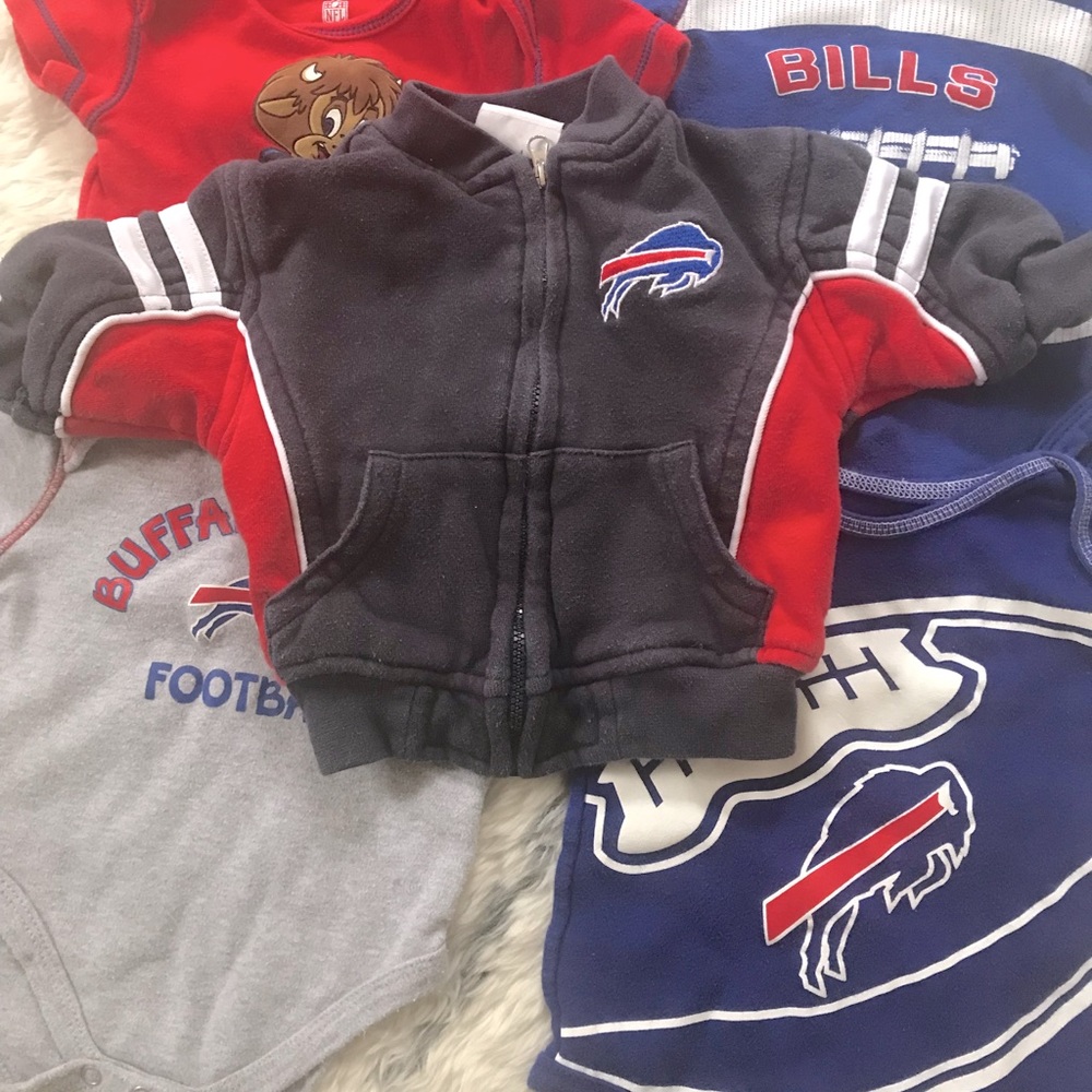 Buffalo Bills Baby Gear 0-3 Month 7 piece lot